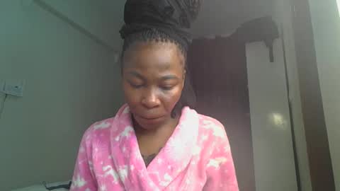 Miss Kiarrafit online show from 11-21-25, 09:41