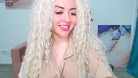 Snapshot of miss_kiten chatting on 02-19-25, 05:05 miss_kiten online show from 02-19-25, 05:05