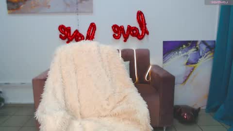 Snapshot of miss_kiten chatting on 02-25-25, 11:00 miss_kiten online show from 02-25-25, 11:00