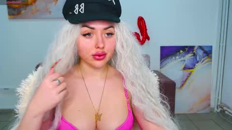 Snapshot of miss_kiten chatting on 03-12-25, 12:26 miss_kiten online show from 03-12-25, 12:26