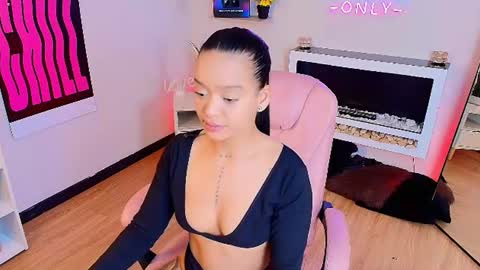 Snapshot of miss_koko_ chatting on 06-11-26, 03:26 Miss koko online show from 06-11-26, 03:26