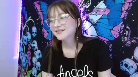 Ahri James online show from 08-04-26, 02:15