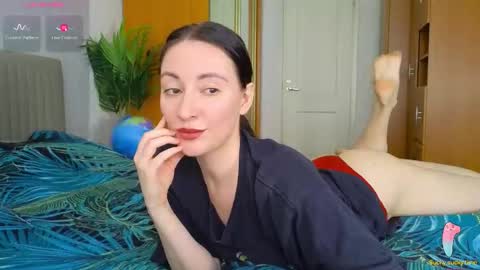 Laura online show from 05-14-26, 09:38