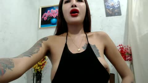 Snapshot of miss_lianslim chatting on 06-24-26, 12:09 inday online show from 06-24-26, 12:09