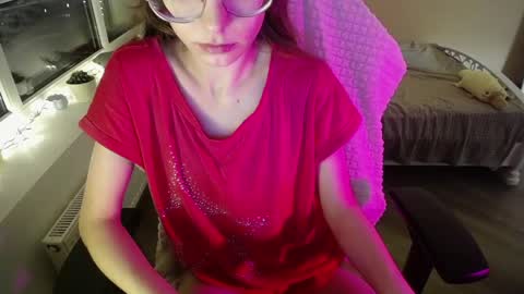 Snapshot of miss_lina_dream chatting on 05-25-26, 08:37 Miss Lina online show from 05-25-26, 08:37