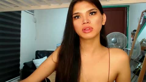 Snapshot of miss_mariamontrese chatting on 01-09-25, 10:31 Maria- online show from 01-09-25, 10:31