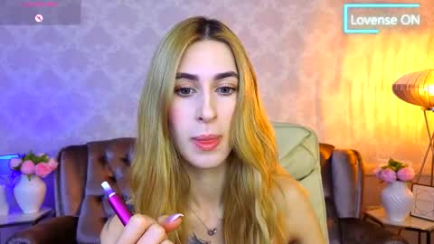 Snapshot of miss_martini chatting on 11-05-25, 07:08 online show from 11-05-25, 07:08