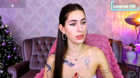 Snapshot of miss_martini chatting on 12-14-25, 07:03 online show from 12-14-25, 07:03