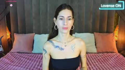 Snapshot of miss_martini chatting on 12-15-25, 07:23 online show from 12-15-25, 07:23