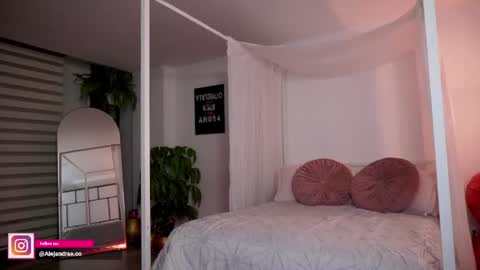 Alejandra online show from 06-18-26, 02:01