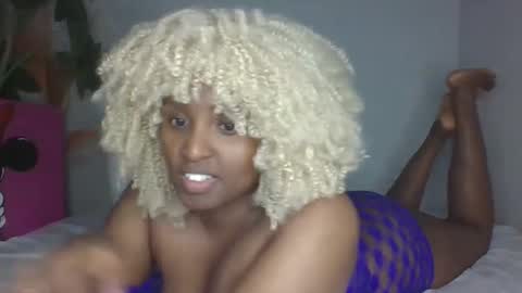 Snapshot of miss_nada chatting on 05-28-26, 08:06 sophia online show from 05-28-26, 08:06
