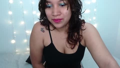 Snapshot of miss_rose1 chatting on 02-01-25, 11:32 ROS online show from 02-01-25, 11:32