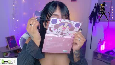 Snapshot of miss_scarllet chatting on 05-28-26, 01:19 100 thumbs up online show from 05-28-26, 01:19