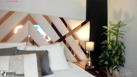 Snapshot of miss_soffy chatting on 03-11-25, 11:44 Sofia Alvarez online show from 03-11-25, 11:44