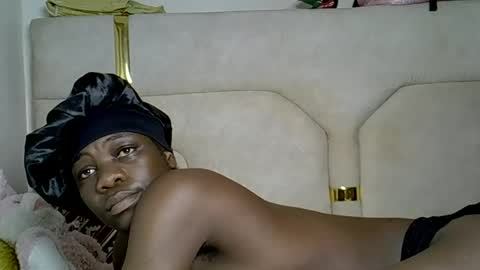 Snapshot of miss_squirty2 chatting on 06-25-26, 05:12 jasmine online show from 06-25-26, 05:12