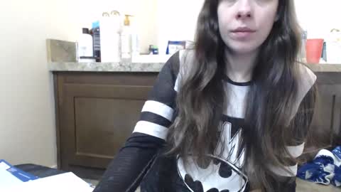 Snapshot of miss_sunshine01 chatting on 02-11-25, 04:13 Bella online show from 02-11-25, 04:13