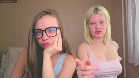 Bella online show from 04-22-26, 08:28