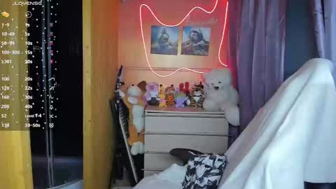 Snapshot of miss_tasy chatting on 02-26-25, 11:30 Melanie January 15th is my birthday there will be an interesting show online show from 02-26-25, 11:30