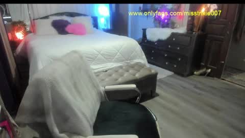 Trixie007 online show from 06-13-26, 04:05