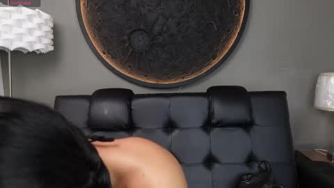 Snapshot of miss_vaiolette chatting on 04-30-26, 11:05 Vaiolette online show from 04-30-26, 11:05