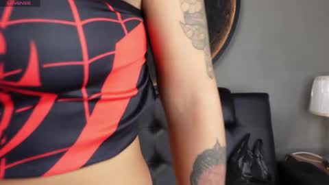 Snapshot of miss_vaiolette chatting on 05-08-26, 11:04 Vaiolette online show from 05-08-26, 11:04