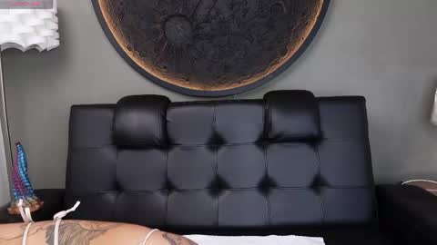 Snapshot of miss_vaiolette chatting on 05-21-26, 11:06 Vaiolette online show from 05-21-26, 11:06