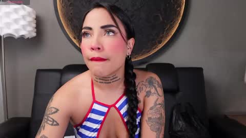 Snapshot of miss_vaiolette chatting on 06-06-26, 11:04 Vaiolette online show from 06-06-26, 11:04