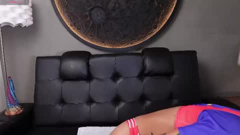Snapshot of miss_vaiolette chatting on 06-09-26, 11:11 Vaiolette online show from 06-09-26, 11:11
