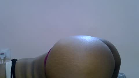 Snapshot of miss_velour chatting on 06-21-26, 01:03 miss_velour online show from 06-21-26, 01:03