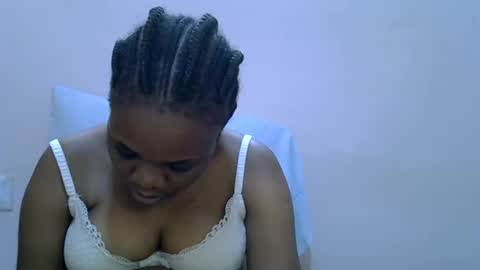 Snapshot of miss_velour chatting on 06-28-26, 01:06 miss_velour online show from 06-28-26, 01:06