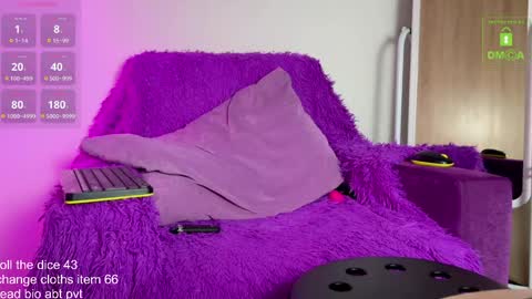 Snapshot of miss_vero chatting on 04-17-26, 11:57 Just Vero online show from 04-17-26, 11:57
