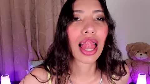 Miss Veronica online show from 02-06-26, 01:03