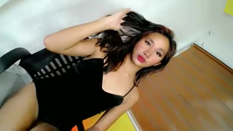 miss_wendy69 online show from 05-18-26, 12:44