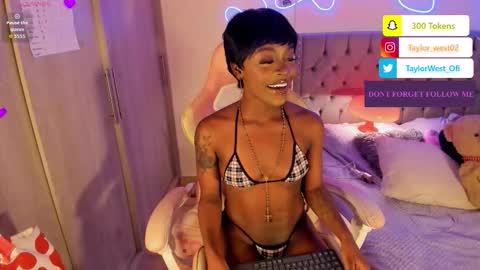 Snapshot of miss_west chatting on 10-17-25, 04:48 Tay Tay Independent Model   online show from 10-17-25, 04:48