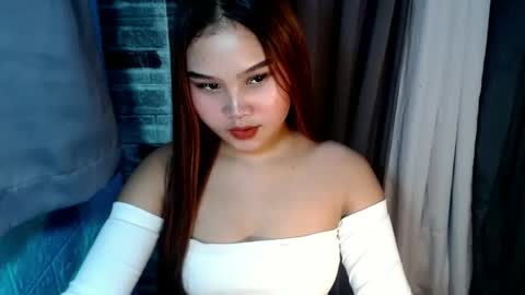 Snapshot of miss_yannax chatting on 05-29-26, 08:01 yanna online show from 05-29-26, 08:01