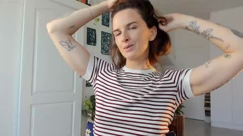 Alexandra Thorn online show from 03-12-26, 10:21