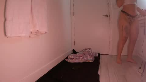 Snapshot of missalittlemasochist chatting on 03-07-26, 06:27 prettylittlenympho online show from 03-07-26, 06:27