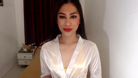 Snapshot of missangelxxx chatting on 12-23-24, 10:01 missangelxxx online show from 12-23-24, 10:01