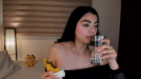 Ariadna Ruiz online show from 04-16-26, 12:06