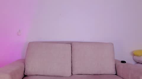 Snapshot of missbianca1 chatting on 11-19-25, 12:05 Bianca Torres online show from 11-19-25, 12:05