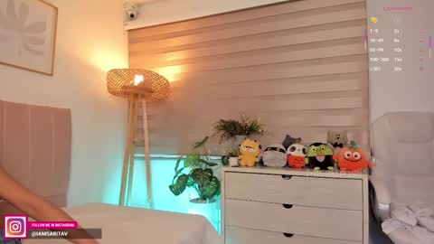Snapshot of missbrasil_ chatting on 10-10-25, 12:04 Sara Vanegas online show from 10-10-25, 12:04