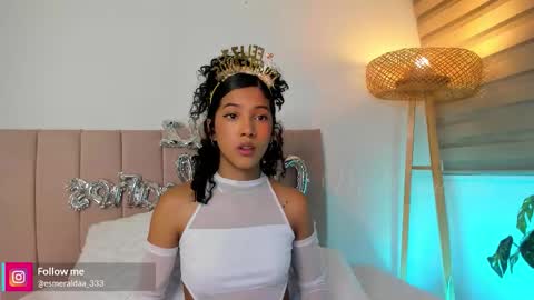 Snapshot of missbrasil_ chatting on 10-22-25, 12:27 Sara Vanegas online show from 10-22-25, 12:27