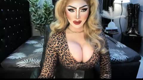PRIESTESS CHANNEL online show from 10-15-25, 06:08