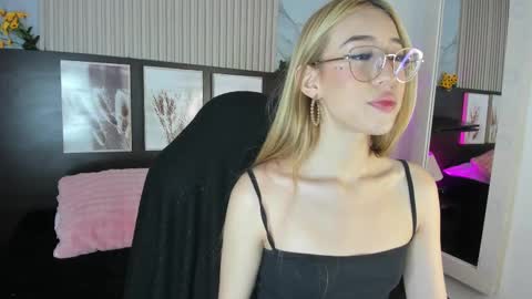 misscheelsee_as online show from 10-01-25, 08:15