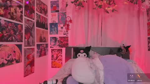 Snapshot of misscurvytop chatting on 05-16-26, 12:18 Vane online show from 05-16-26, 12:18