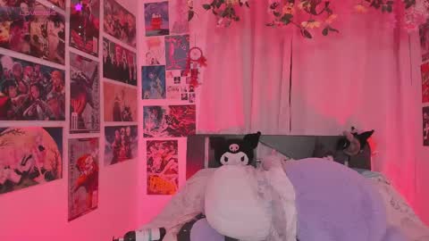 Snapshot of misscurvytop chatting on 05-16-26, 12:40 Vane online show from 05-16-26, 12:40