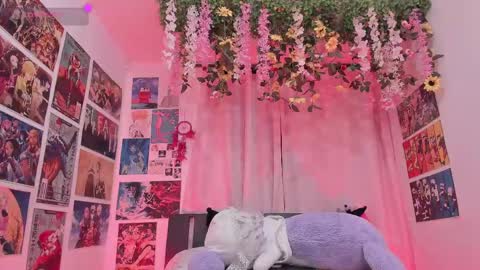 Snapshot of misscurvytop chatting on 05-22-26, 11:10 Vane online show from 05-22-26, 11:10