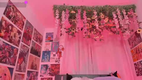 Snapshot of misscurvytop chatting on 05-30-26, 11:13 Vane online show from 05-30-26, 11:13
