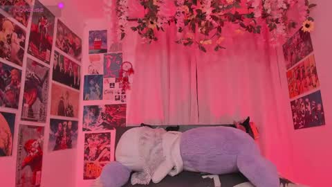 Snapshot of misscurvytop chatting on 06-07-26, 11:08 Vane online show from 06-07-26, 11:08