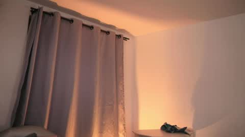 Snapshot of misselektra__ chatting on 05-26-26, 04:08 ELEKTRA online show from 05-26-26, 04:08